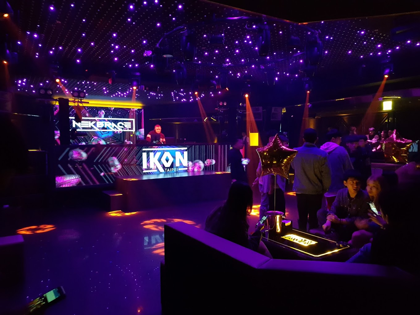 IKON - Ultimate Guide to Taipei Nightlife: Best Nightclubs, Bars, Rooftop Bars, and Speakeasies