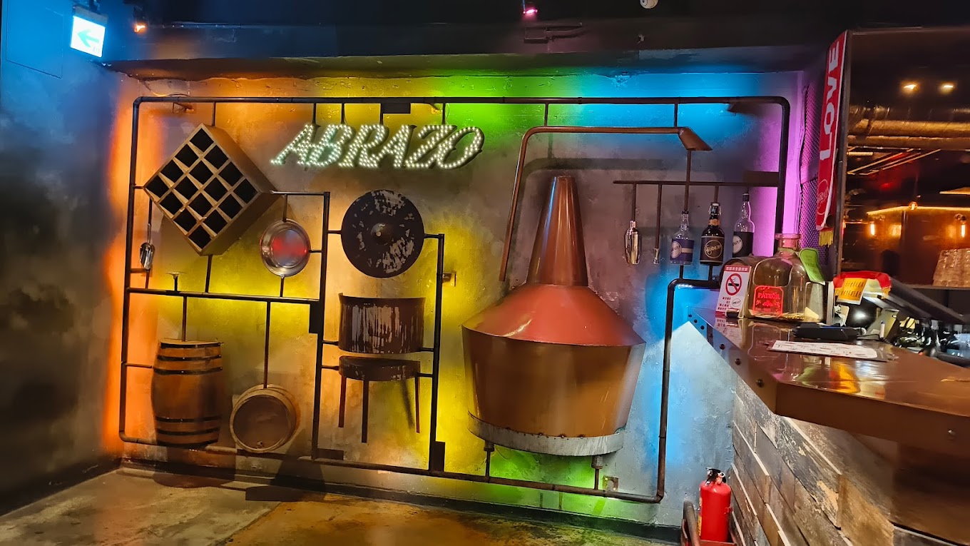 ABRAZO BISTRO - Ultimate Guide to Taipei Nightlife: Best Nightclubs, Bars, Rooftop Bars, and Speakeasies