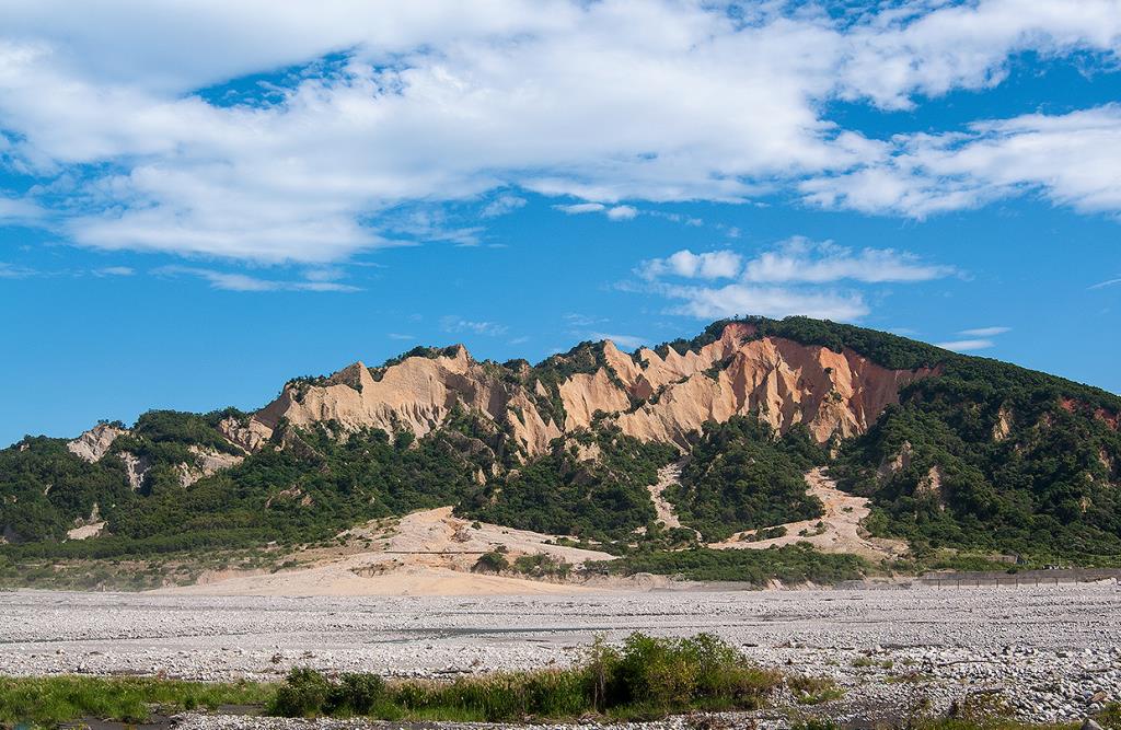 Must-Visit Hidden Gem Recommendation: Miaoli County's Huoyan Mountain (火炎山)