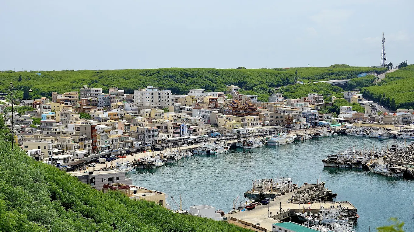 Must-Visit Hidden Gem Recommendation: Penghu County's Wai'an Fishing Harbor (外垵漁港)