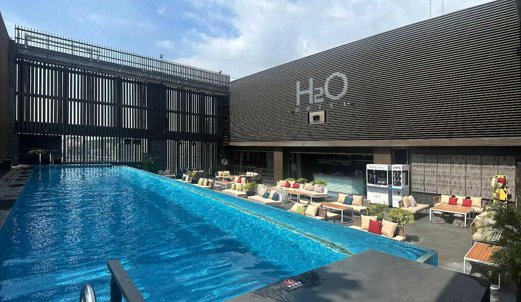 H2O Hotel