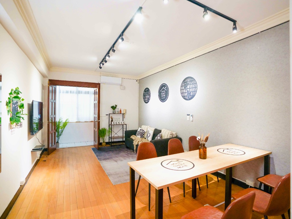 Spacious Living Area